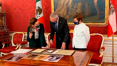 La esposa del mandatario está de gira por Europa (Foto: @lopezobrador_)