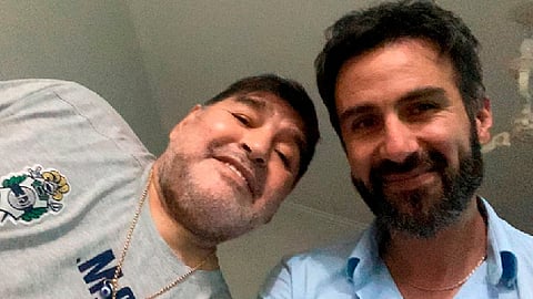 La casa y la clínica de Leopoldo Luque fue allanada (Foto Twitter: @porqueestendencia)