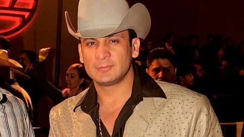 "El gallo de oro" fue atacado por un comando armado al terminar la que fuera su última presentación en el Palenque de Reynosa (Foto Facebook: Valentin Elizalde Un Gallo Bien Jugado)