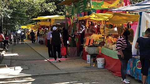 Este domingo, a las 23:00 horas, terminará la tolerancia para los comerciantes de Las Cañas (Foto: Marco Santoyo)