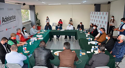 El delegado del CEN, Hugo Contreras, destacó que el PRI se siente orgulloso de estar bien representado en los municipios michoacanos (Foto Cortesía)
