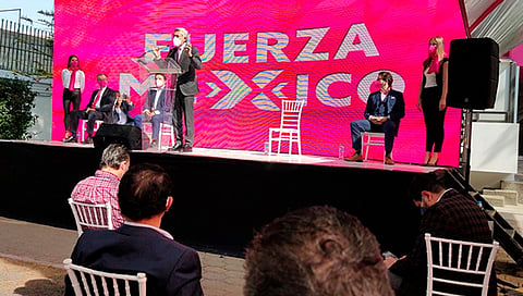 El registro se llevó a cabo en las oficinas del Comité Ejecutivo Nacional de Fuerza por México, en la capital del país (Foto Cortesía)