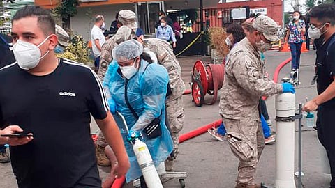 El incendio ocurrió en el Hospital San Borja Arriarán (Foto: @Ejercito_Chile)