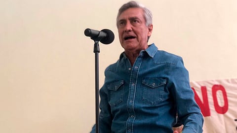 Cristóbal Arias, y otros 28 aspirantes a la candidatura, entre ellos Raúl Morón, se registraron ante la Comisión Nacional de Elecciones de Morena (Foto: Cortesía)