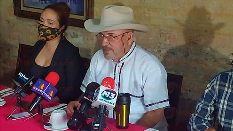 Hipólito Mora anunció que contará "La verdad de las autodefensas” con la publicación de un libro (Foto: Sayra Casillas)