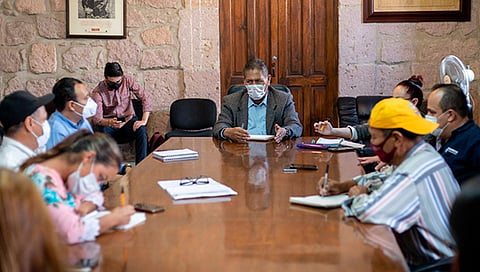 Habitantes de la colonia Rubén Jaramillo celebraron la reunión con el presidente municipal por todo el apoyo manifestado y así concretar a la brevedad sus inquietudes con la autoridad municipal (Foto Cortesía)