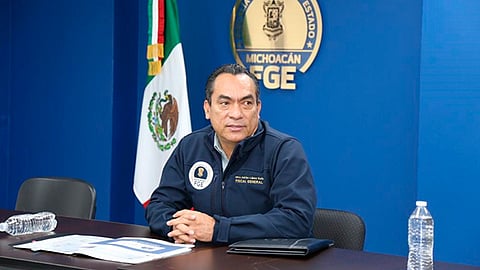 En reunión de trabajo, Adrián López Solís refrendó su compromiso de avanzar por la ruta correcta hacia la excelencia (Foto: cortesía)