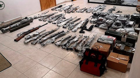 México fortalece estrategia legal contra fabricantes y vendedores de armas de EU