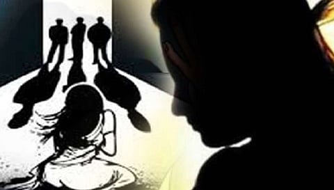 दलित किशोरी को जंगल में बंधक बनाकर बारी-बारी रेप किया, मृत समझकर हुए फरार