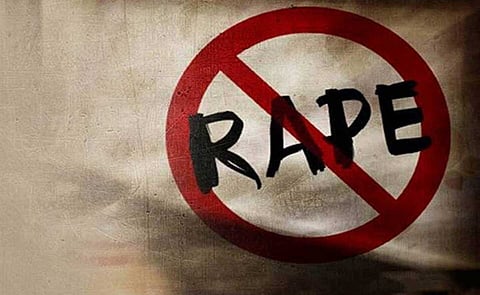 यूपी में दलित महिला से बलात्कार के दोषी को आजीवन कारावास, बिहार में महिला शिक्षक की पिटाई