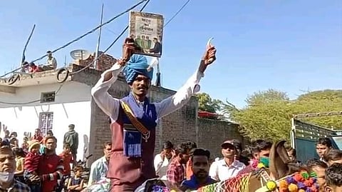 प्रशासन की मुस्तैदी में दलित दूल्हे की घोड़ी पर बैठाकर निकाली गई थी बिंदोरी / फोटो - नाज़िर हुसैन, द मूकनायक