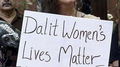 रिपोर्ट : 62% यौन हिंसा के मामलों में अगड़ी जाति के युवा 18 वर्ष से कम उम्र के दलित लड़कियों को बनाते हैं अपना निशाना