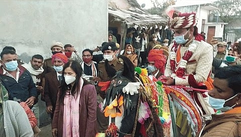 दलित दूल्हों की घोड़ी पर बिन्दौरी (बारात) / फोटो साभार - Twitter