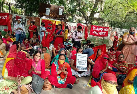 मजदूर दिवस पर आंगनवाड़ी कार्यकर्ताओं ने मंडी हाऊस से जंतर मंतर तक किया प्रदर्शन / फोटो - हुमा नाज़, द मूकनायक