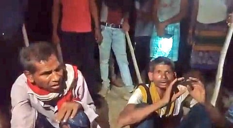 गौमांस तस्करी के शक में भीड़ ने दो आदिवासी युवकों की पीट-पीट कर की हत्या / फोटो साभार : @HansrajMeena