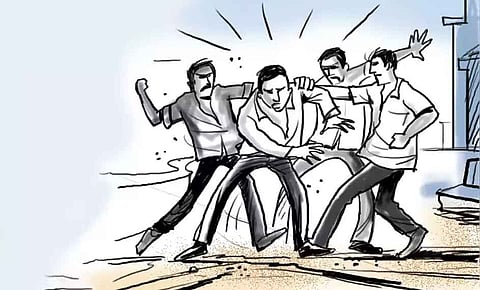 लड़की से बात करने पर मुस्लिम युवक की पिटाई