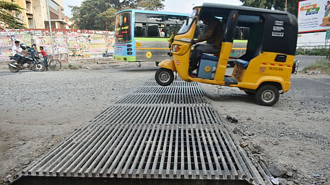 The road at the Lanka Corner Junction connecting the Coimbatore railway station and the Coimbatore Medical College Hospital (CMCH).