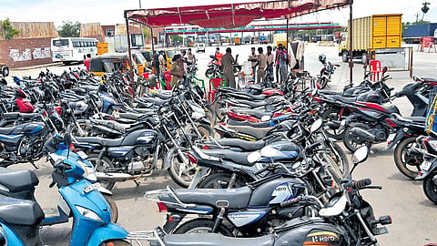 Auto sales give out mixed signals in Feb, hints at a reviving demand environment
