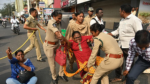 An Anganwadi worker being detained during the ‘Chalo Vijayawada’ protest on Jan 22, 2024.