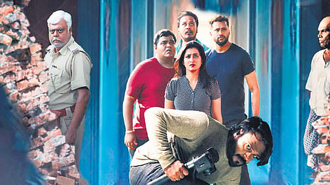 A still from the film Kappu Bilupina Naduve.