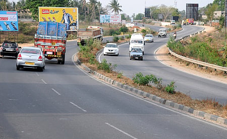 The expressway cuts through three states -- Karnataka, Andhra Pradesh and Tamil Nadu -- and has a maximum speed limit of 120km per hour.