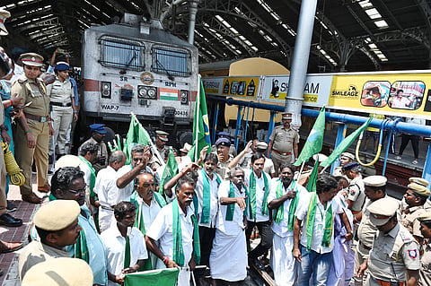 Protesters demand additional trains and rail overbridge at Arumuganeri, block Tiruchendur-Chennai passenger train