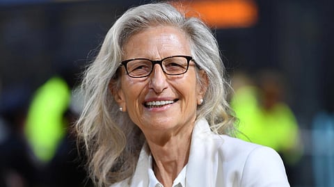 Leibovitz says photographers must 'take the plunge' and embrace AI