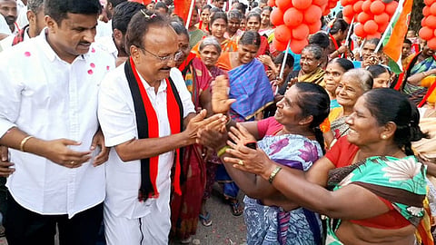 Ganapathy Rajkumar surged ahead securing 7, 400 votes pushing Annamalai to second and Singai Ramachandran to third positions respectively.