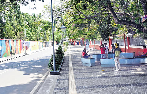 Manaveeyam Veedhi, where a man suffered neck injuries during a clash between two groups of youngsters.