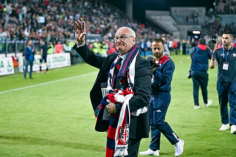 Cagliari's coach Claudio Ranieri salutes fans after the Italian Serie A soccer match between Cagliari Calcio and Fiorentina at the Unipol Domus in Cagliari, Italy, Thursday, May 23, 2024.