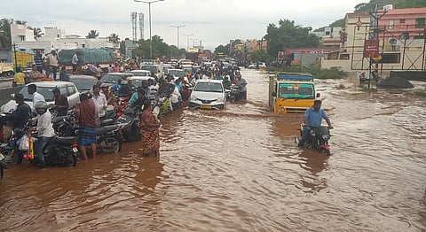 The heavy rainfall in Seelanayakanpatti made a terrible experience for the localities staging flood for around 2 kms in Salem on Tuesday.