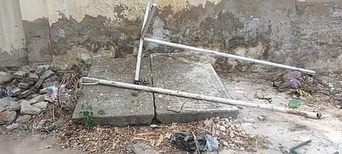 The cemetery of the 16th king of the pearl fishing coast Don Gabriel De Cruz Parathavarma Pandian, also referred to as Pandiyapathy, lying defaced at the St La Salle higher secondary school campus.