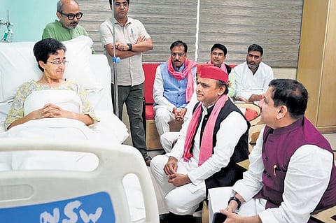 SP chief Akhilesh Yadav visits Delhi Cabinet Minister Atishi at LNJP hospital
to enquire about her health on Wednesday.