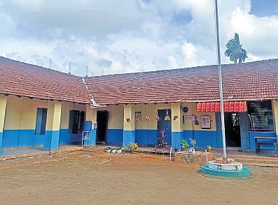 Standard Pottery Works Company High School