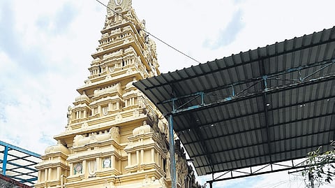 Lakshmi Narasimha temple in Pon Vilainda Kalathur