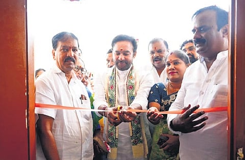 Union minister G Kishan Reddy inaugurates a community hall
built with his MPLADS funds at Parsigutta in Secunderabad segment