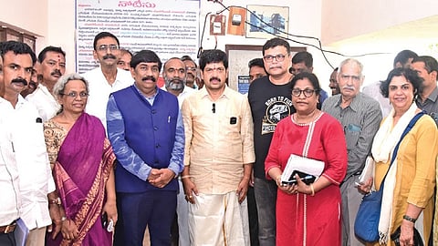 Excise Minister Kollu Ravindra along with a delegation from the Food and Agriculture Organisation (FAO)