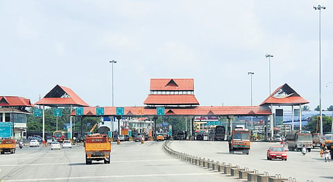 Paliyekkara Toll Plaza in Thrissur