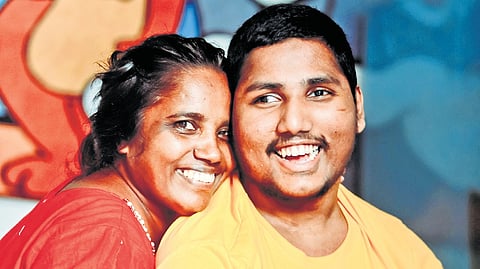 Shafeeq with his caretaker Ragini at the Al Azhar Medical College
Hospital, Thodupuzha