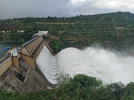 Inflows into the Somasila reservoir have increased steadily in the past few days, bringing relief after the water level in the project fell to its lowest point of the year.