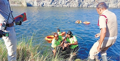 Fire and rescue services personnel retrieved bodies after 3 hrs of search ops