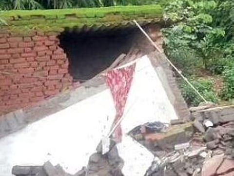 2 dead in wall collapse due to heavy rain