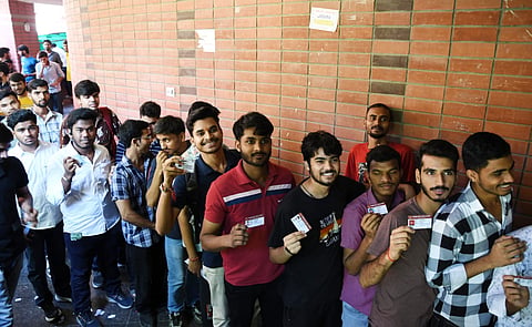 DU students at the polling stations