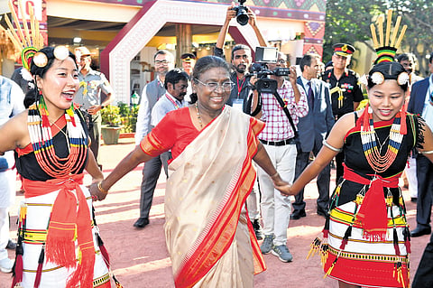 President Droupadi Murmu dances after inaugurating the Bhartiya Kala Mahotsav at Rashtrapati Nilayam in Secunderabad on Saturday