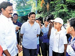 Vijayawada MP inspects
sports development centre