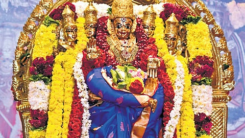 The presiding deity was
adorned in the avatar of Sri Gayatri Devi