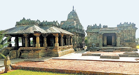 An ancient temple complex in Lakkundi village near Gadag