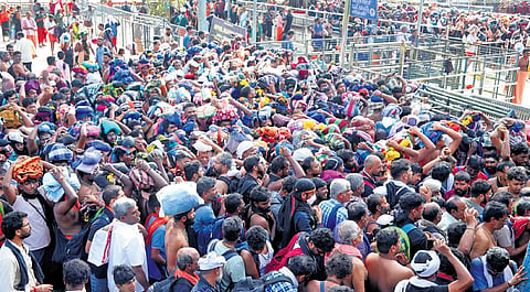 Heavy rush at Sannidhanam on Saturday