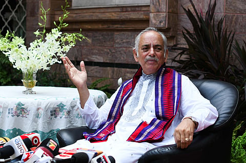 Gajapati Maharaj Dibyasingha Deb addressing
