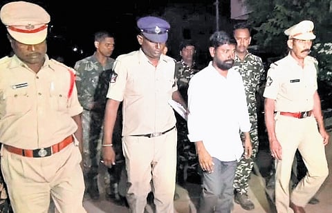 YSRC social media activist Varra Ravindra Reddy being produced before the Second Additional Junior Civil Judge in Kadapa in the early hours of Tuesday
